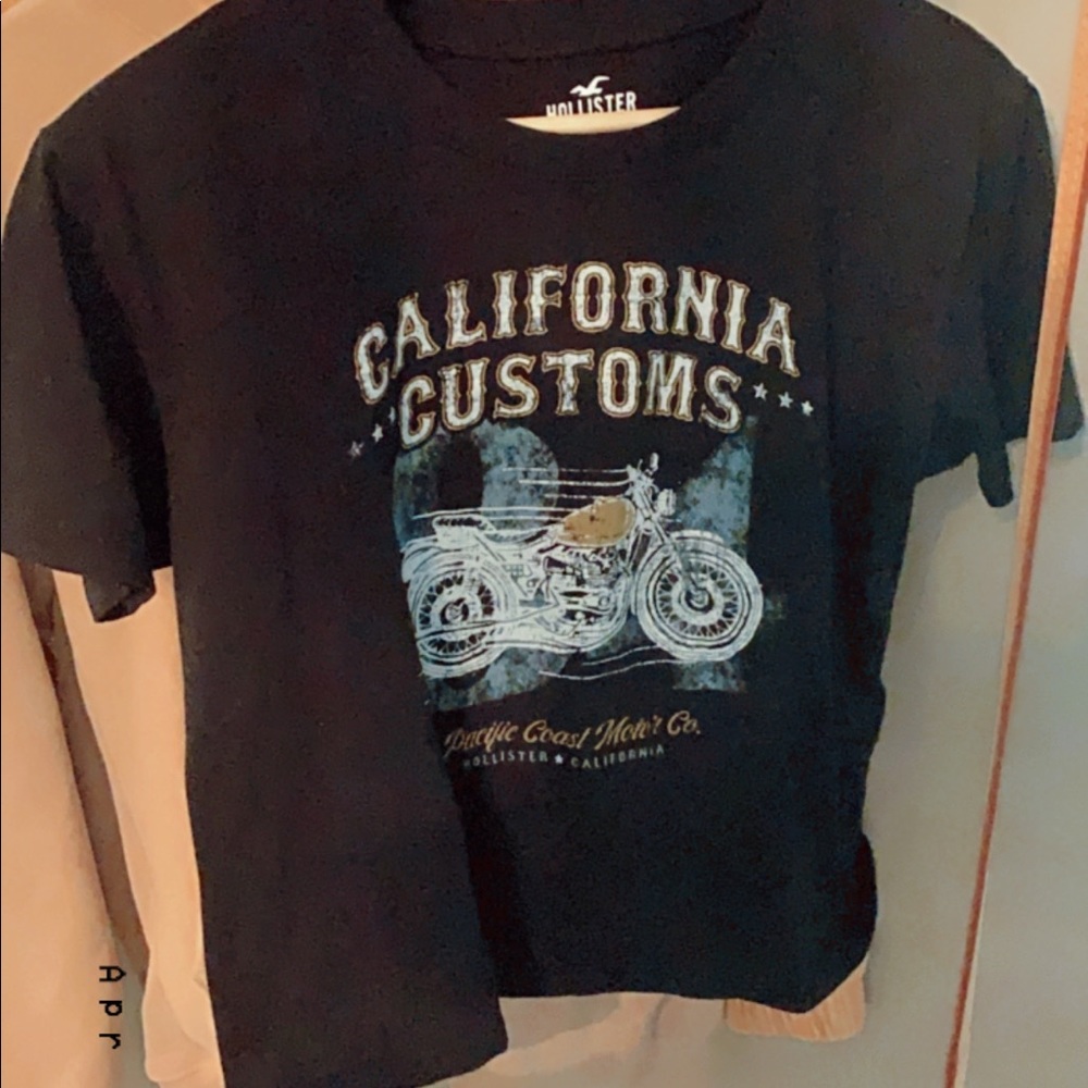 hollister graphic tee